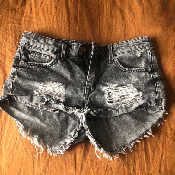Shorts - Picture 1 of 2